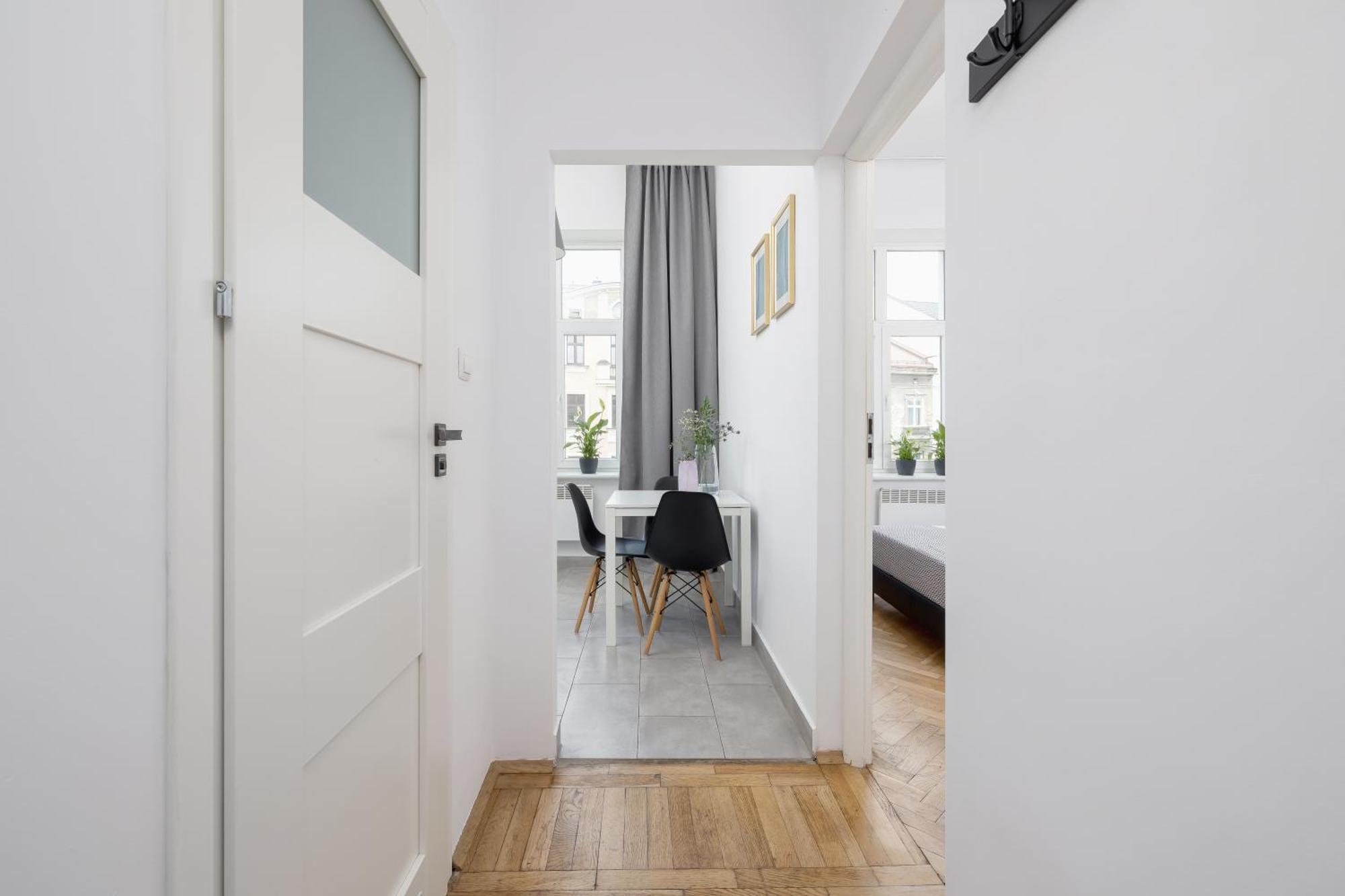 1-Bedroom Apartment - 65 Dluga Street Красков Екстериор снимка